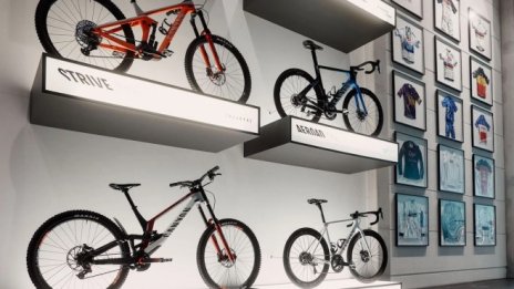 Леброн Джеймс ще помага на германска компания за луксозни велосипеди