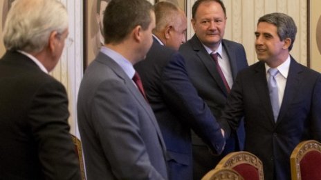 Плевнелиев: Банкова криза няма