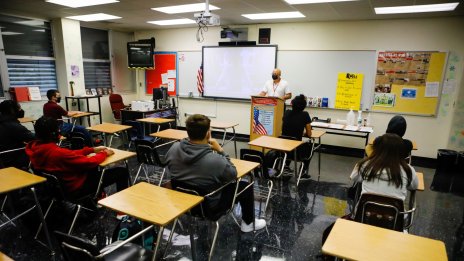 Не трябва да се страхуваме да задаваме „глупави“ въпроси