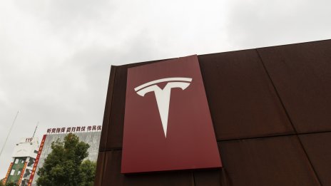 Tesla ще строи фабрика за батерии в Шанхай