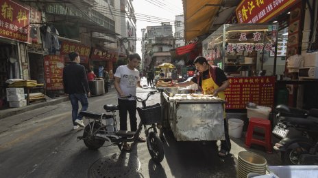 Спадът на потребителските цени в Китай се задълбочава, подхранвайки страховете от дефлация