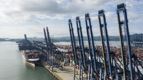 Новите COVID огнища в Китай забавят възстановяването на световната индустрия