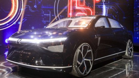 Foxconn привлича около 100 японски компании за електромобилния си проект