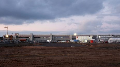 Tesla ще започне да доставя произведени в Германия електромобили на 22 март