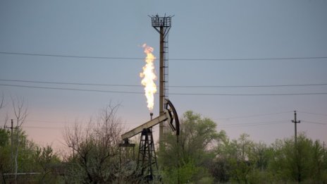 Петролът поевтинява на фона на страховете от втора вълна на Covid-19 в САЩ*