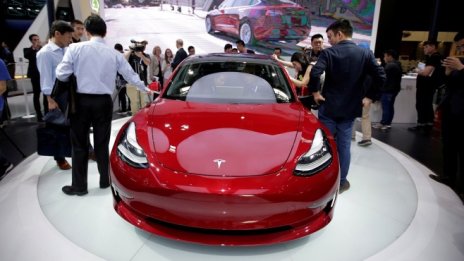 Tesla отново намалява цената на Model 3 