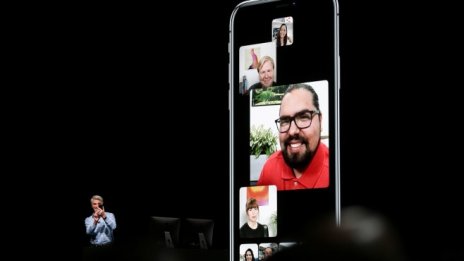 Демократи приканват Тим Кук да отговори на въпроси за проблемите с FaceTime