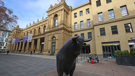 Реакциите на корпоративните отчети доведоха до широки спадове на европейските борси