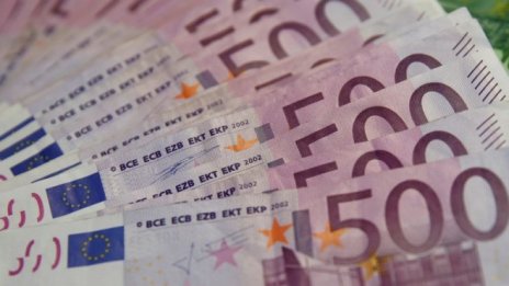 Преките инвестиции в България остават на минус и през април, според БНБ