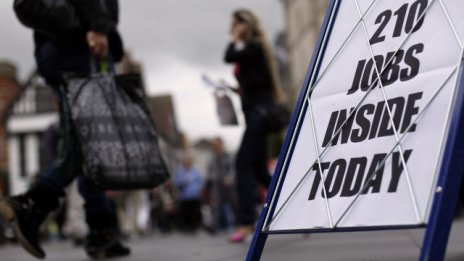 Близо 30% от българите се страхуват за работните си места