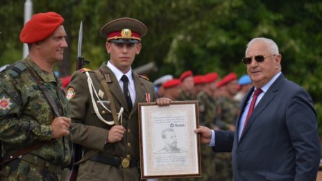 ЗАД „Армеец“ връчи награда на най-добрия випускник на Националния военен университет