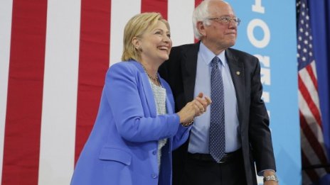 Сандърс официално подкрепи Клинтън за кандидат-президент на демократите