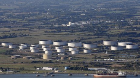 Газовите хранилища в Европа намаляват все повече