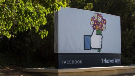 WSJ: Facebook знае какви щети причинява, но си трае