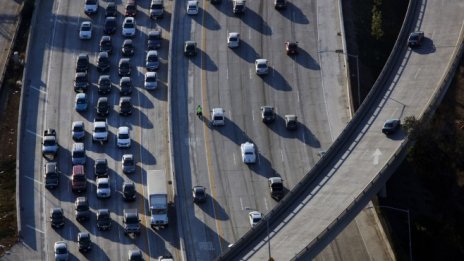 Калифорния започна обратното броене за традиционните автомобили