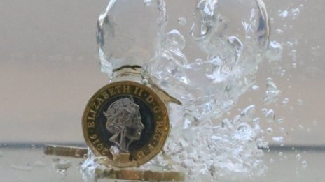 Кабинет в Лондон начело с Корбин ще помогне на лирата 