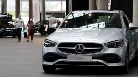 Daimler: Дефицитът на чипове ще засегне продажбите през третото тримесечие