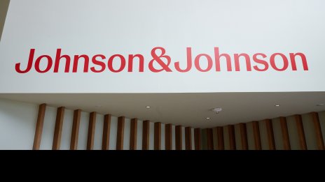 Резултатите на J&J надминаха прогнозите, докато Тръмп се прицелва във фармацевтичния сектор