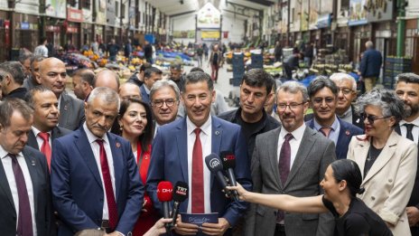 Синан Оган - политикът, който може да наклони везните на балотажа в Турция