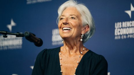 Проучване: ЕЦБ ще продължи бавно с намаляването на лихвите