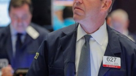 Оптимизмът в търговията и силните отчети тласнаха S&P 500 близо до рекорден връх