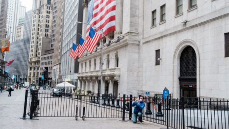 Технологичните акции сложиха край на 4-дневната печеливша серия на Dow