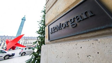 JPMorgan отчете по-висок от очакваното спад на печалбата  