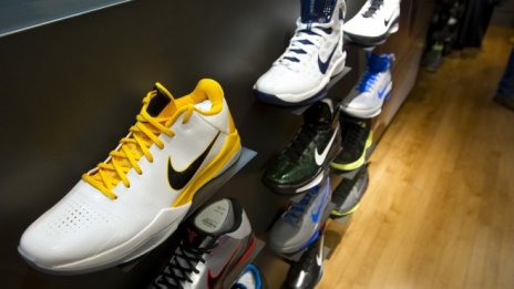 Сайтът на Nike вече е разпродал стоките на Коби Брайънт