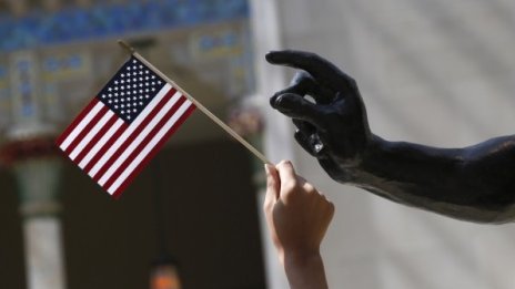 Новите правила за „зелена карта“ задържат българските специалисти в страната