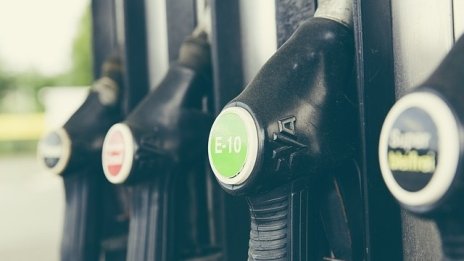 Затягат се правилата за отчитане продажбите на горива в търговските обекти