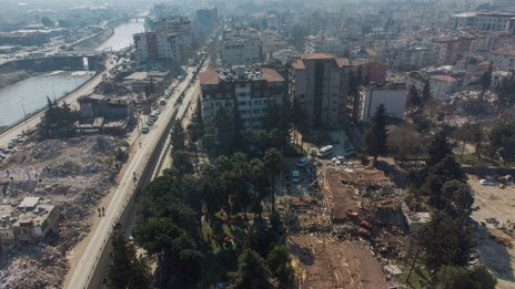 Земетресенията задълбочават жилищната криза в Турция