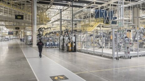 Промишленото производство расте за трети пореден месец през май