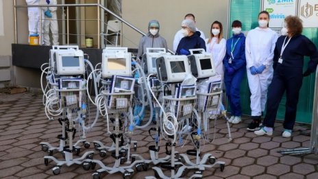 Ананиев и Начева от „Борисов 3“ купували китайски респиратори на тройни цени