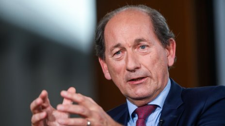 Инвеститори в Nestle искат оставката на председателя Пол Булке