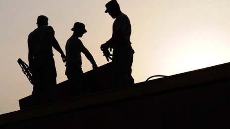 Графика на деня: Колко трае трудовият живот на българите?