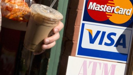 Българите са похарчили 1,7 млрд. евро с карти Visa през миналата година