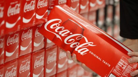 Coca-Cola компенсира проблемите с доставките с по-високи цени на напитките си