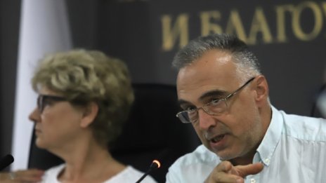 АПИ е плащала на фирмите от излишъците 