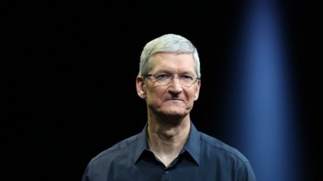 Тим Кук отправи остри критики към Google и Facebook