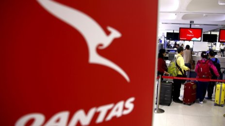 Австралийският авиопревозвач Qantas отчете рекордна годишна печалба