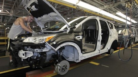 Бизнес активността в еврозоната губи инерция втори пореден месец