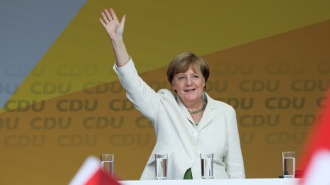 Меркел не би променила подхода си към бежанската криза