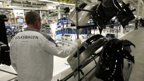 Volkswagen свива дейността си в Русия