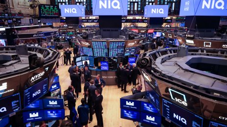 Американските борсови индекси се колебаят в очакване на натоварена седмица*