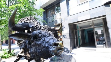 Приходите на енергийната борса се свиват, но печалбата за полугодието расте силно