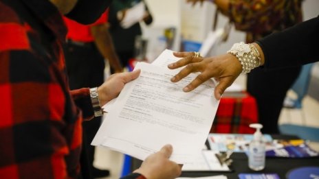 Заявленията за обезщетение при безработица в САЩ изненадващо растат