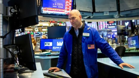 Dow записа шеста поредна сесия на спад, докато S&P 500 се насочва към мечи пазар