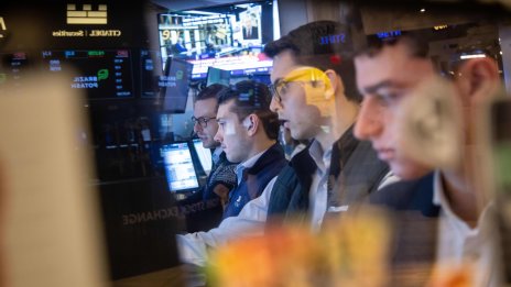 S&P 500 и Nasdaq се насочват към пето поредно тримесечие на растеж*