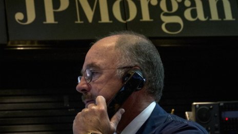 JPMorgan притиска мениджърите да намалят разходите на всяка цена