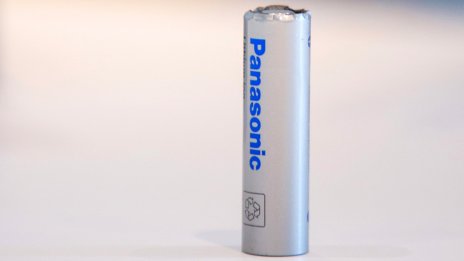 Panasonic ще увеличи производствения си капацитет за електромобилни батерии с 10%